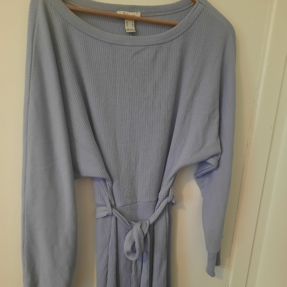 Dress - Picture 1 of 3